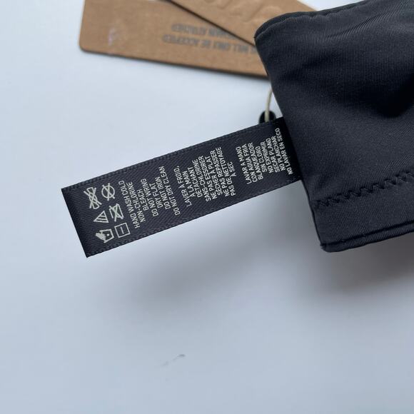 Skims Bra No Show Molded Unlined Demi Onyx Black Size 38DDD (38F) NEW - Picture 8 of 8